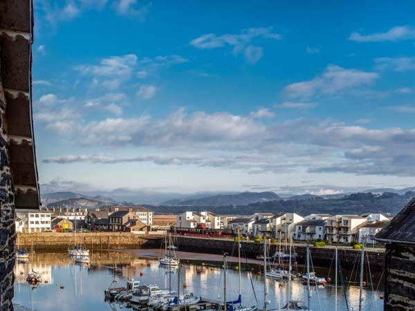 The Captain'S Penthouse Porthmadog Extérieur photo