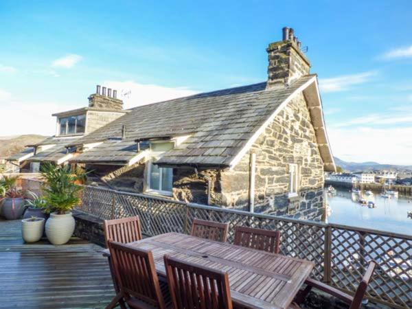 The Captain'S Penthouse Porthmadog Extérieur photo