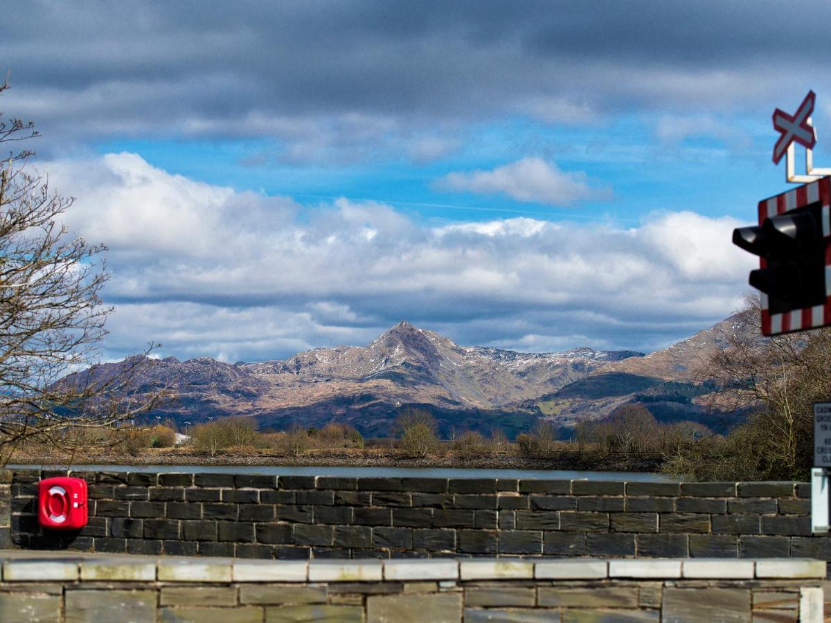 The Captain'S Penthouse Porthmadog Extérieur photo